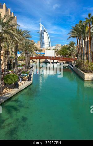 Vue sur l'hôtel Burj Al Arab. Dubaï, Émirats arabes unis Banque D'Images