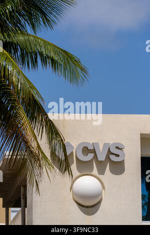 Miami Beach, FL, États-Unis - 14 août 2026 : CVS Pharmacy lieu de tournage pour le film Scarface Miami Beach Banque D'Images