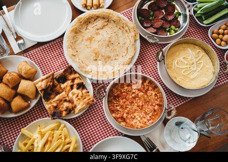 Abondante table de petit-déjeuner turc traditionnel Banque D'Images