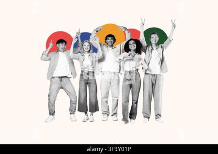 Groupe d'amis jeunes et divers célébrant ensemble, souriant et s'amusant, un moment joyeux Banque D'Images
