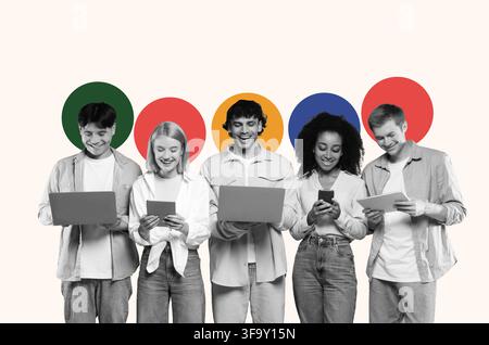 Groupe divers de jeunes adultes interagissant avec la technologie, souriants, cadre de bureau, concept commercial Banque D'Images
