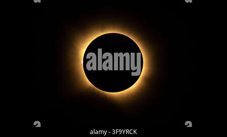San Millan de los Caballeros, Espagne. 12 août 2026. La Lune passe complètement devant le Soleil lors d'une éclipse solaire totale, le 12 août 2026 depuis San Millán de los Caballeros, Espagne. Une éclipse solaire totale a balayé des parties du Groenland, de l'Islande, du nord de la Russie, de l'océan Atlantique, de l'Espagne et d'un petit coin du Portugal. Une éclipse partielle était visible dans certaines parties des États-Unis, la plupart du Canada, une grande partie de l'Europe et du nord-ouest de l'Afrique. Crédit : Bill Ingalls/NASA/Alamy Live News Banque D'Images