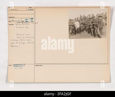 Camp Hancock, près d'Augusta, Géorgie, janvier 1918, où la 28e division s'entraînait ; une classe d'instructeurs recevant un exposé du capitaine R. J. Ryan lors d'un exercice au baïonnette. Banque D'Images
