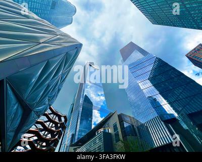 Le Shed et le Vessel à Hudson Yards, New York City, États-Unis. Banque D'Images