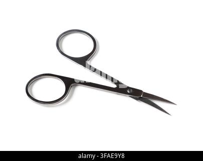 Outils de manucure et de pédicure, petites ciseaux à ongles en métal pour l'entretien personnel et les soins de beauté isolés sur fond blanc Banque D'Images