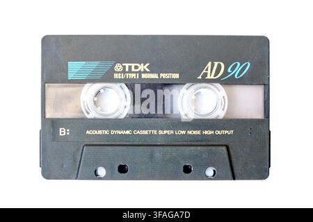 Berlin, Allemagne – août, 17 2026 : cassette audio vintage TDK AD90 Type I Normal Position de 1988 acoustique dynamique super faible bruit haute sortie Banque D'Images