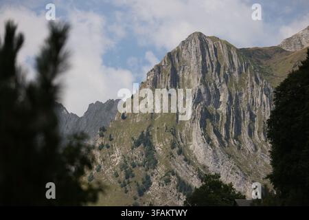 Le Scheidegg Stock s'élevant au-dessus des Alpes d'Engelberg Banque D'Images