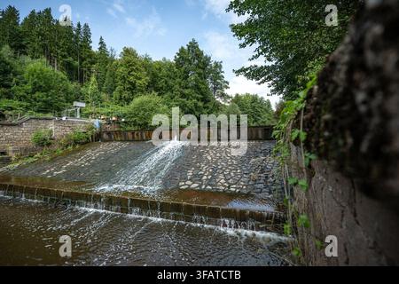 Vestrev, République tchèque. 21 août 2026. Bas niveau d'eau dans la partie supérieure de l'Elbe à Vestrev, région de Trutnov, République tchèque, pendant la sécheresse actuelle, le 21 août 2026. Crédit : David Tanecek/CTK Photo/Alamy Live News Banque D'Images
