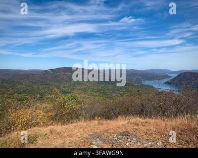 Vue sur les montagnes avec la rivière Hudson (Hudson Valley, New York, États-Unis) Banque D'Images