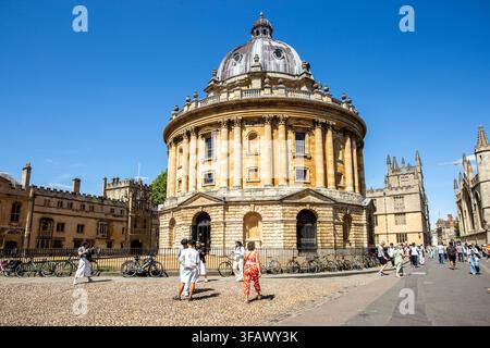 L'emblématique Radcliffe Camera sur Radcliffe Square, faisant partie des Bibliothèques Bodléiennes de l'Université d'Oxford à Oxford, en Angleterre. Oxfordshire Banque D'Images