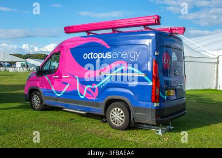 Octopus Energy Maxus E Deliver 9 204 Électrique 51,5 kWh Auto L3H2 LWB LCV Haut toit Panneau Van Électricité 150 kW, moteur d'exploitation urbain à émissions nulles. Banque D'Images