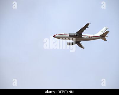 Airbus A310 T.22-2 de l'armée de l'air espagnole en survol Banque D'Images