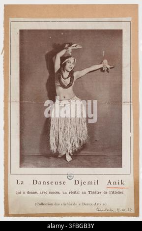 Djemil Anik, un danseur, sur une photographie, qui a donné un récital à succès au Théâtre de l'Atelier entre 1920 et 1940, par un photographe inconnu. Banque D'Images