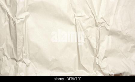 feuille vierge froissés de papier kraft gris d'emballage, texture pour le concepteur, plein cadre Banque D'Images