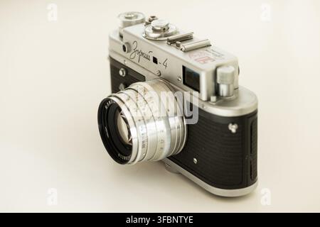 Vue de russe Zorki 4 vieux film d'argent vintage caméra manuelle comme classique rétro de photographie concept Banque D'Images