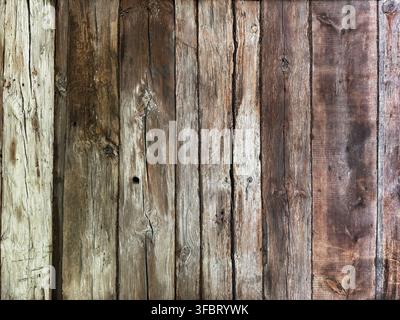 Texture de bois patiné d'une vieille maison en bois, fond horizontal Banque D'Images