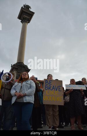 Varsovie, Pologne, 24 août 2026. Les gens se rassemblent sur la place du Château de Varsovie pour marquer le 35e jour de l'indépendance de l'Ukraine. Crédit : Alex McDonald | Alamy Live News. Banque D'Images