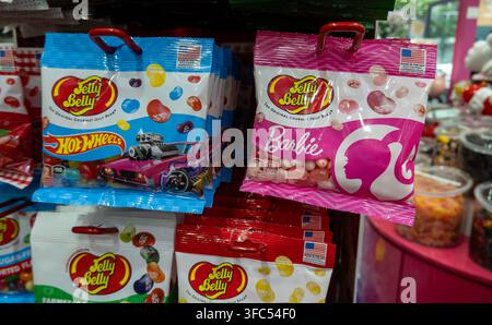 Sugar Planet est une immense confiserie située au 36 W. 34th St., Midtown Manhattan, New York City, États-Unis, 2026 Banque D'Images