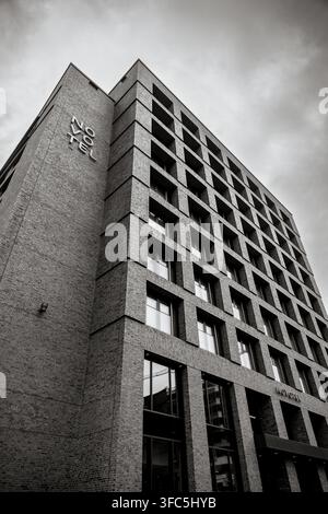 Hôtel Novotel Hamburg Central Station sur la Steinstrasse dans le centre de Hambourg, en Allemagne. Banque D'Images