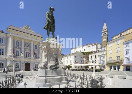 Piran, Slovénie. 26 mai 2026. La statue de Giuseppe Tartini dans le centre-ville Banque D'Images