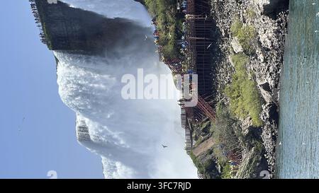 American Falls et Bridal Veil Falls, qui font partie des chutes du Niagara, entre les États-Unis et le Canada Banque D'Images