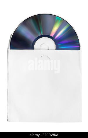 Disque compact dans une couverture en papier blanc vierge isolé sur fond blanc Banque D'Images