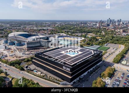 Co-op Live arena, Manchester, Angleterre, vue aérienne du lieu de divertissement intérieur à côté du stade Etihad. Banque D'Images