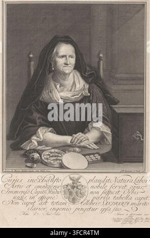 Portrait d'Esther Barbara von Sandrart, estampe, graveur : Georg Daniel Heumann, d'après un dessin de Georg Desmarées, écrivain (employé de bureau) : Joachim Negelein, 1727, écrivain (employé de bureau), papier, gravure, hauteur 328 mm x largeur 220 mm, personne, Esther Barbara von Sandrart, pièce de monnaie, personnes historiques - BB - femme, portation d'armoiries, héraldique, insectes : papillon, cabinet des curiosités, 'Kunst- und Wunderkammer', mollusques., Une femme âgée assise portant une couverture de tête drapée sombre et des vêtements superposés regarde légèrement sur le côté avec les mains pliées sur une table devant elle ; elle porte une boucle d'oreille Banque D'Images