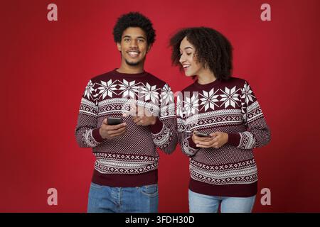 Promotions et remises pour le nouvel an et Noël dans l'application mobile Banque D'Images