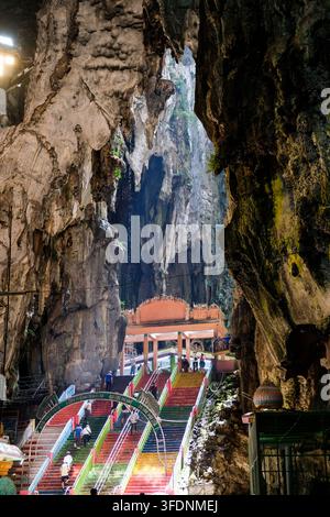 Gombak, Malaisie – 18 mai 2026 : Vue majestueuse depuis la grotte de calcaire des grottes de Batu Banque D'Images