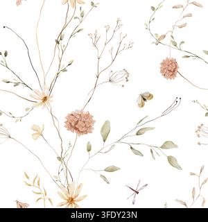 Motif sans joint peint à l'aquarelle à la main avec des fleurs de prairie séchées, des herbes, des gousses, des feuilles, un papillon et une libellule dans des tons ocre chaud, moutarde Banque D'Images