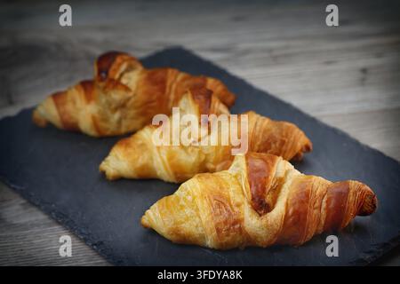 Croissants français pour le petit-déjeuner, croissant au beurre Banque D'Images
