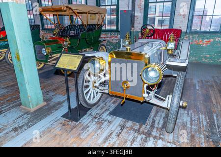 Un véhicule moteur Ford vintage à l'usine Ford Piquette Avenue, un musée et ancienne usine automobile située à Milwaukee Junction, Detroit. Banque D'Images