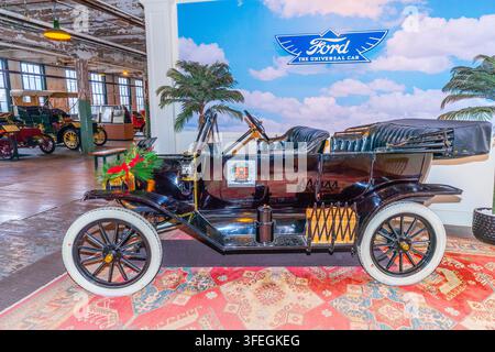 Un véhicule moteur Ford vintage à l'usine Ford Piquette Avenue, un musée et ancienne usine automobile située à Milwaukee Junction, Detroit. Banque D'Images