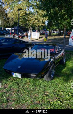 Chevrolet Corvette C3 noire classique exposée lors des Prague Harley Days 2026. Banque D'Images