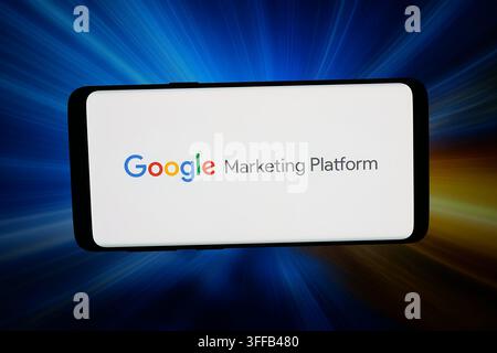 Stuttgart, Allemagne - 09-03-2026 : Dans cette illustration photo, le logo de Google Marketing Platform est affiché sur un smartphone Banque D'Images