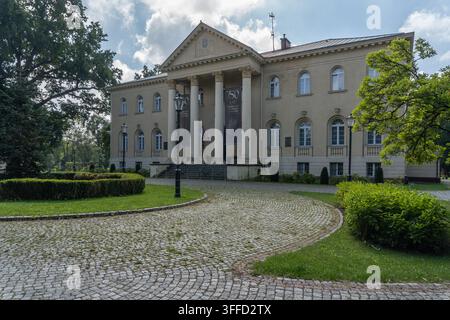 Palais épiscopal de Pelplin – Résidence historique des évêques de Pelplin Banque D'Images