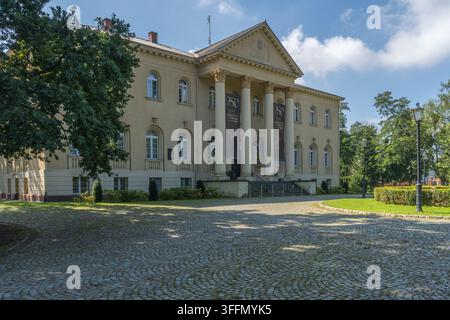 Palais épiscopal de Pelplin – Résidence historique des évêques de Pelplin Banque D'Images