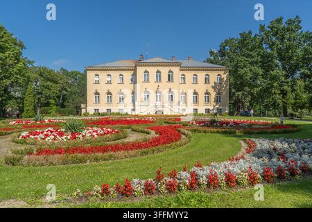 Palais épiscopal de Pelplin – Résidence historique des évêques de Pelplin Banque D'Images
