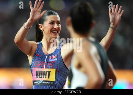Amy Hunt de Grande-Bretagne célèbre sa qualification après la demi-finale du 100 m féminin le deuxième jour des Championnats mondiaux d'athlétisme Ultimate à Budapest, Hongrie. Date de la photo : samedi 12 septembre 2026. Banque D'Images