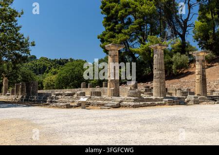 Temple d’Héra, Olympie. Le temple a été construit vers 580 av. J.-C., mais a été détruit par un tremblement de terre au début du IVe siècle après J.-C. Banque D'Images