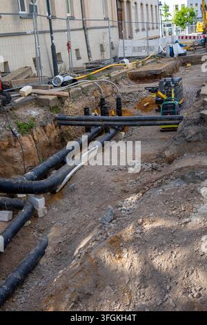 Rénovation et re pose du gazoduc dans la ville verticale Banque D'Images