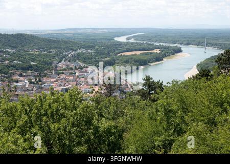 Vue de Hainburg et du Danube depuis Braunsberg, Basse-Autriche, Autriche Banque D'Images