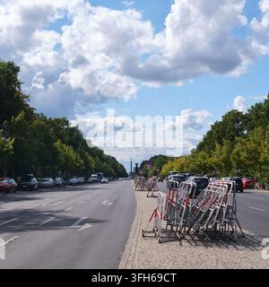 Berlin, Allemagne, 30 août 2026, vue sur la rue du 17 juin avec la colonne de la Victoire en arrière-plan Banque D'Images