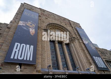La façade extérieure historique du Royal Ontario Museum (ROM) à Toronto, Canada, en 2026. Banque D'Images