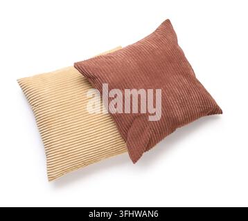 Décoration intérieure et design d'intérieur, deux coussins en velours côtelé de couleur brune et beige pour le confort et le style du salon, isolés sur fond blanc Banque D'Images