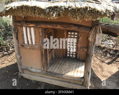 Maison Hanok miniature coréenne traditionnelle sur l'île de Nami, Corée du Sud Banque D'Images