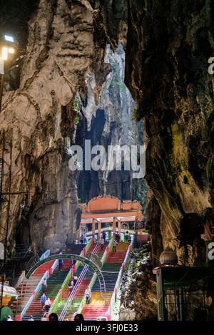 Gombak, Malaisie – 18 mai 2026 : Vue majestueuse depuis la grotte de calcaire des grottes de Batu Banque D'Images