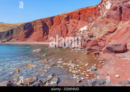 La plage rouge, Santorini, Cyclades, Grèce Banque D'Images