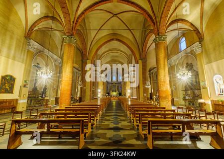 VERCELLI, ITALIE - 16 JANVIER 2026 : La nef de l'église Chiesa di San Paolo Banque D'Images